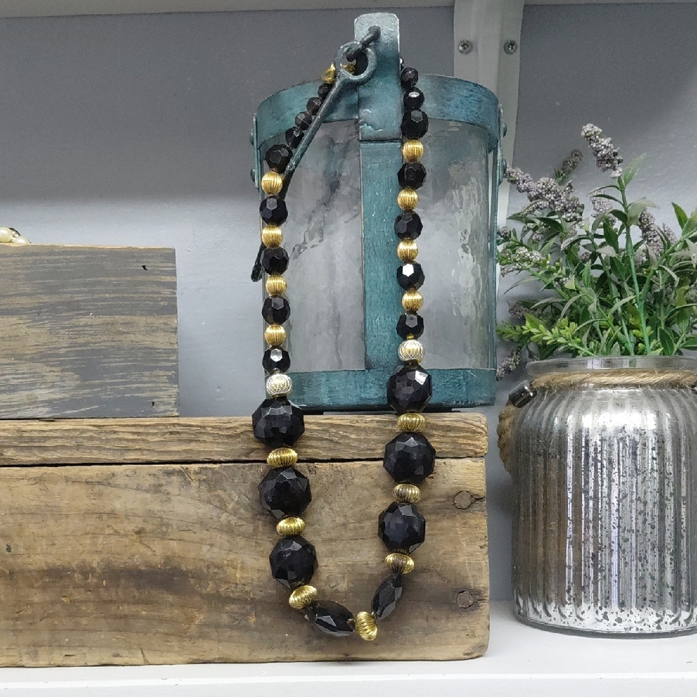 Vintage Black and Gold Beaded Necklace